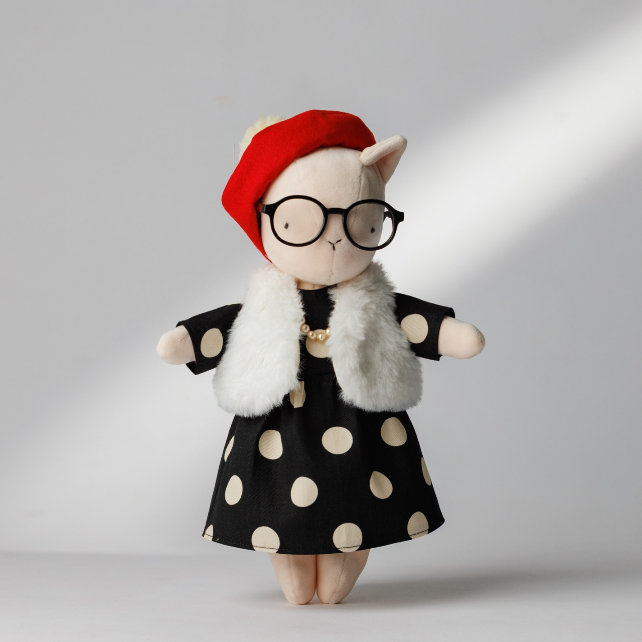 ふわっと灯る、冬のフェイクファーベスト