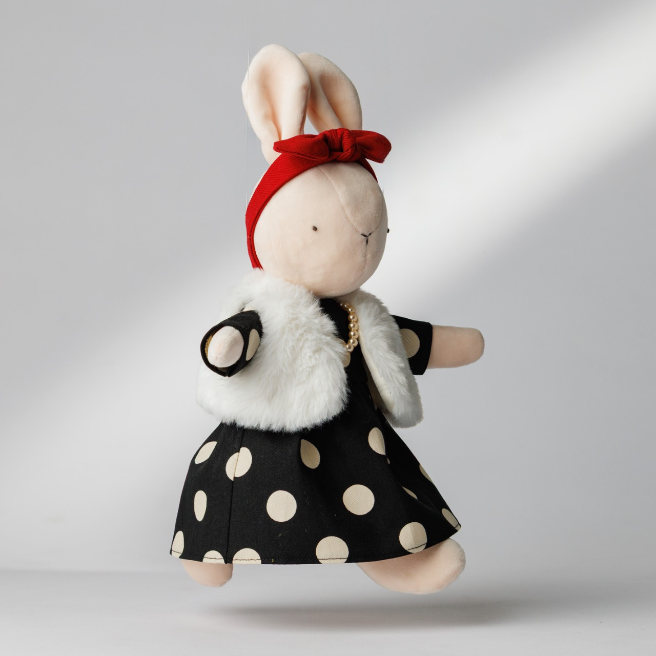 ふわっと灯る、冬のフェイクファーベスト